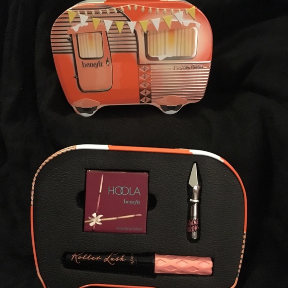 Benefit Other - Benefits 3 PC cosmetic set